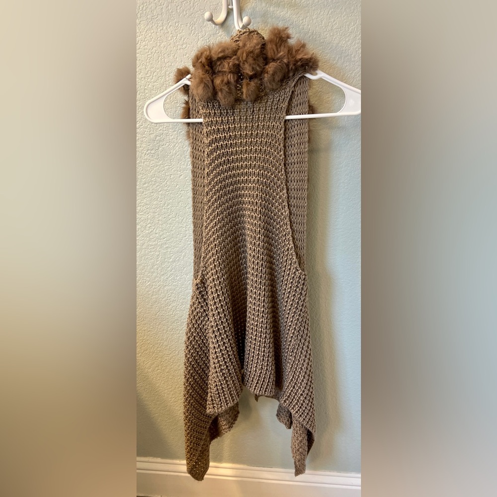 Elegant Brown Knit Cardigan‎ with Fur Trim OS *missing one button* - Picture 4 of 6